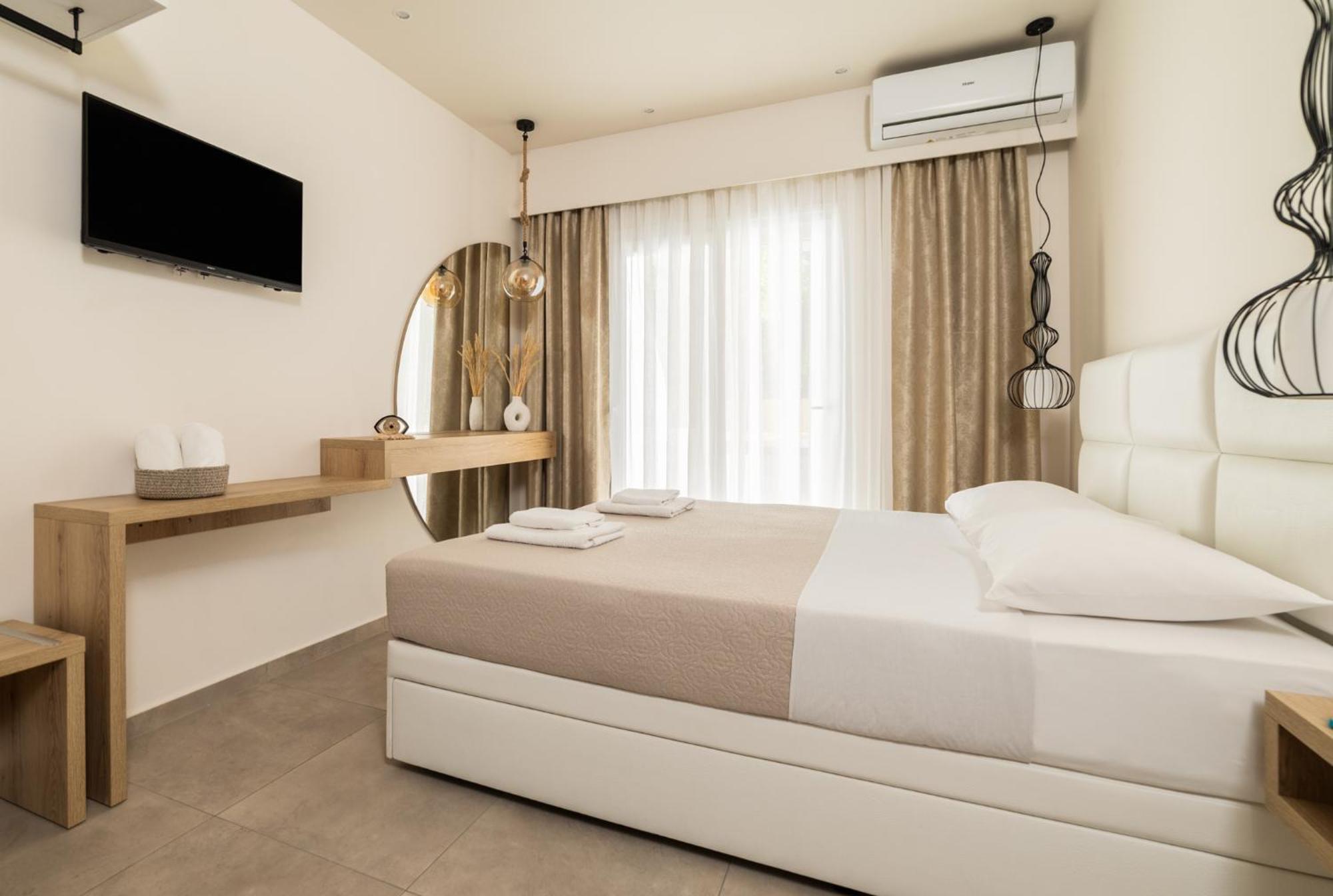 Mystery Suites And Apartments Neoi Poroi Exterior photo